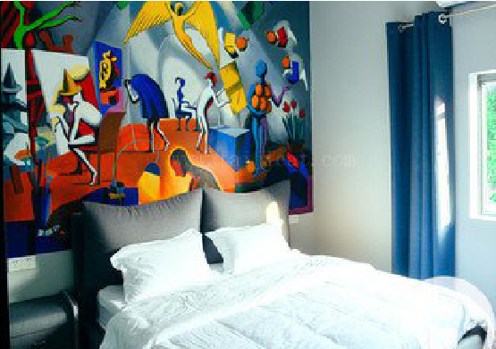 保靖对于酒店的墙体彩绘而言更注重哪些方面？